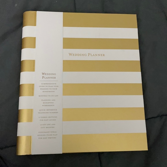 NEW WEDDING PLANNER - Picture 1 of 3